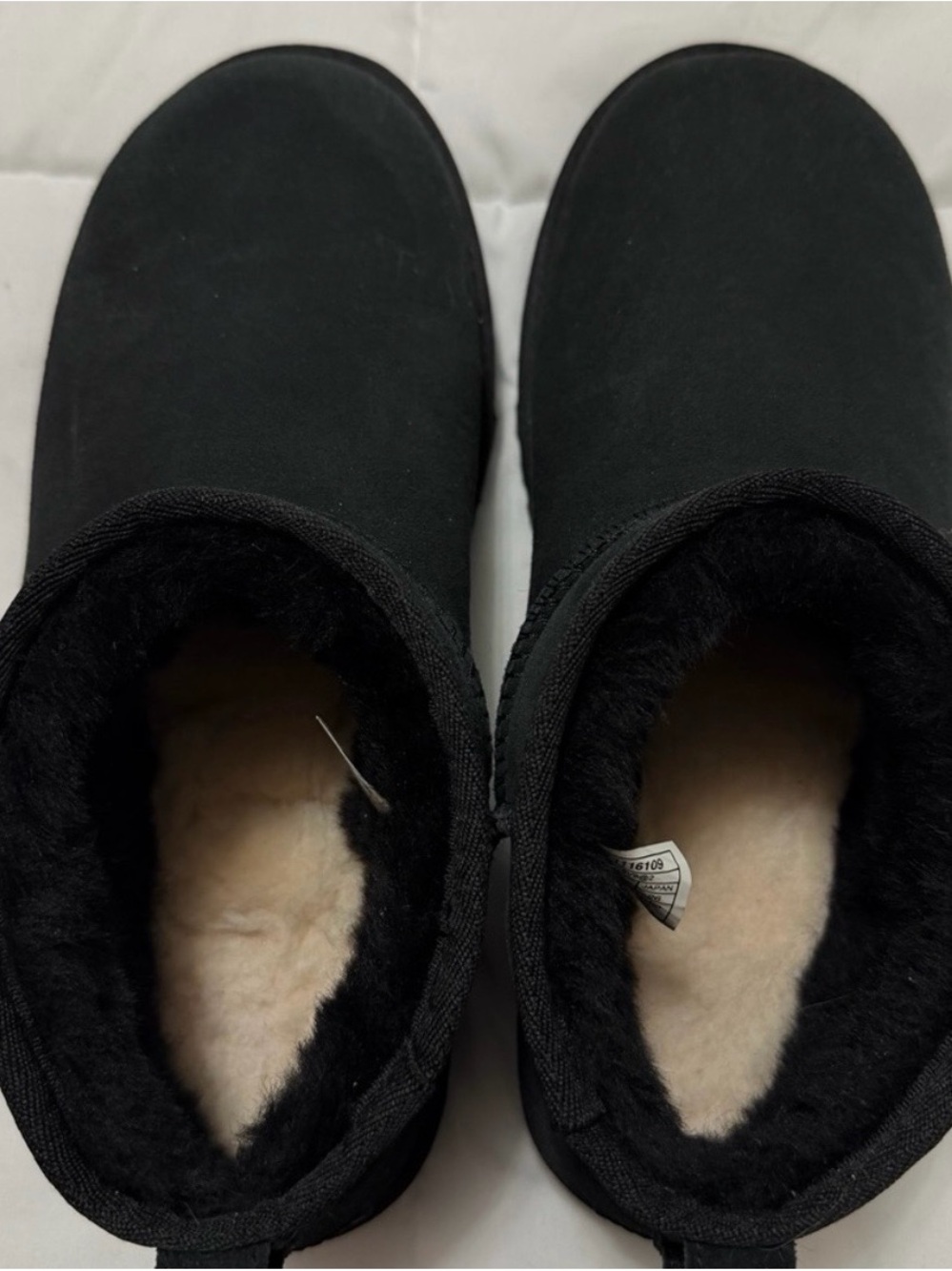 UGG Boots - Picture 4 of 5